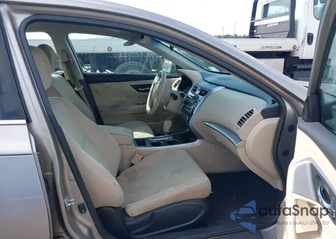 2015 Nissan Altima 2.5 S z USA, uszkodzony, nr VIN 1N4AL3AP1FC134599